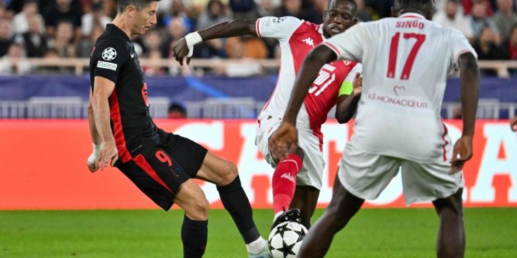 Nacistički transparent, Barcelona kažnjena i bez navijača u Beogradu