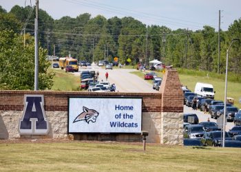 Najmanje četiri ubijena u pucnjavi u srednjoj školi u SAD-u RT World News