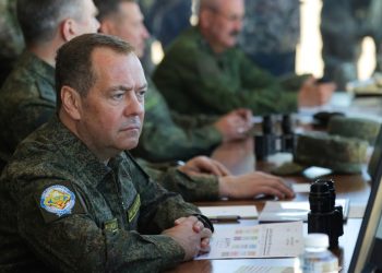 Napadnite Rusiju i budite svedeni na ‘mrlju’ – Medvedev — RT Rusija i bivši Sovjetski Savez