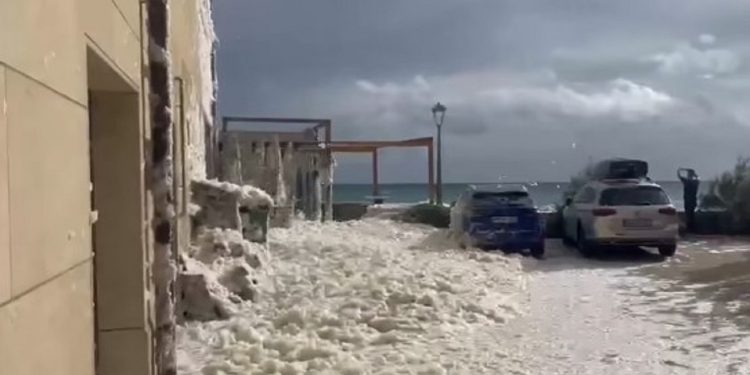 Neobičan fenomen doveo do čudnih prizora u hrvatskom gradu: Evo o čemu se radi