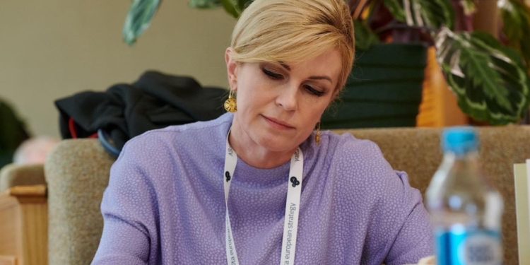 Nikad emotivnija Kolinda: ‘Osjećam se sitna i posramljena vlastitim slabostima’