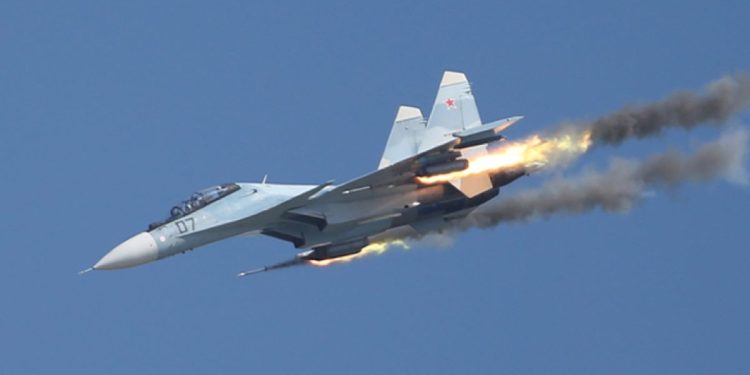 Oboren ruski lovac Su-30 u dramatičnoj operaciji na Crnom moru (Video)