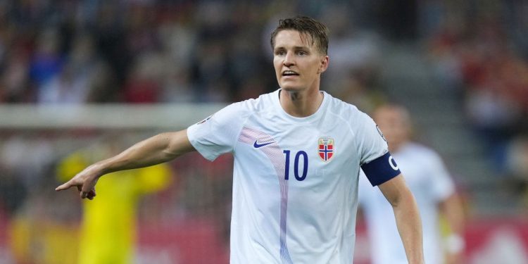 Odegaard nokautirao u reprezentaciji. Preskočiti londonski derbi?