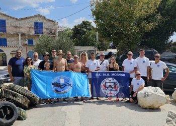 Odrađena još jedna ekološka akcija u Podstrani: Čistilo se podmorje lučice Strožanac