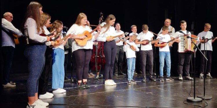 Održana Večer srpskog folklora u Splitu