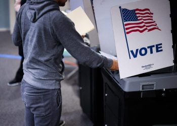 Ogromna većina crnačkih birača swing-state podržava Harrisa umjesto Trumpa