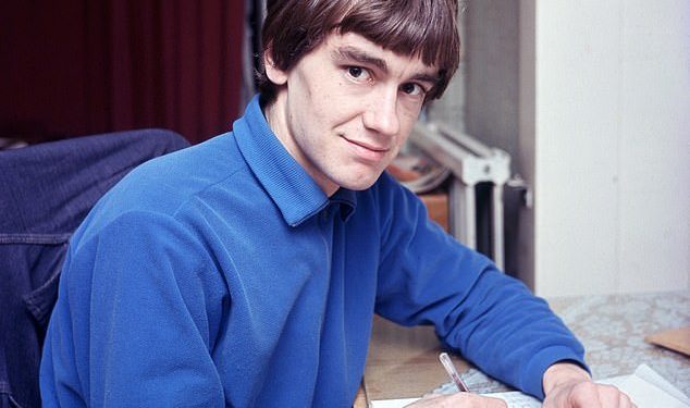 Omiljeni australski glazbenik dobitnik nagrade ARIA koji je bio u prvom velikom rock bendu u zemlji umire u 76. godini