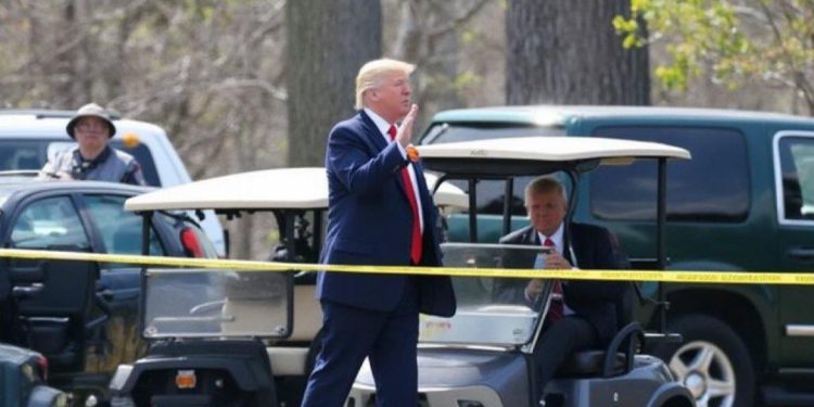 Opet letjeli meci oko Trumpa: Policija pucala na osumnjičenika pa pronašla AK-47 u grmlju