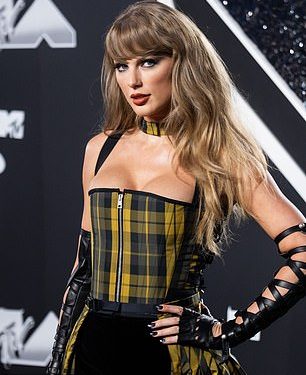 Otkriven je odgovor Taylor Swift na ‘ugovor’ o raskidu Travisa Kelcea koji je procurio