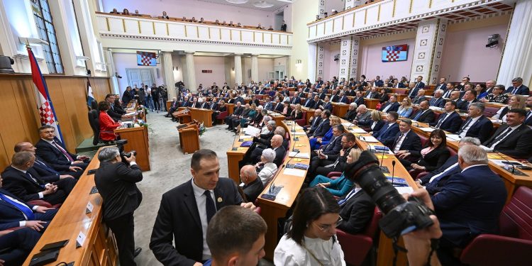 Ovi zastupnici se niti jednom nisu javili za riječ: Evo tko je na neslavnoj listi