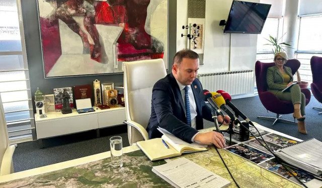 PO UZORU NA REPUBLIČKU I LOKALNU VLAST Ćosićeve mahinacije sa Zakonom o javnim nabavkama