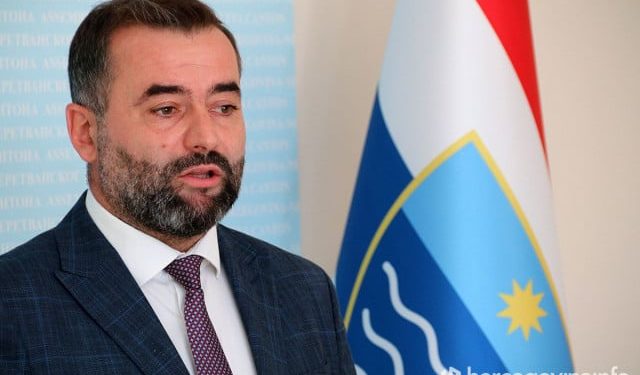 PODSTANARI TRAŽE OSTAVKU Klub HDZ-a 1990 želi sjednicu na kojoj će se raspravljati o smjeni Džafera Alića