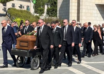 POSLJEDNJI OPROŠTAJ Na Lovrincu pokopan Mislav Bezmalinović