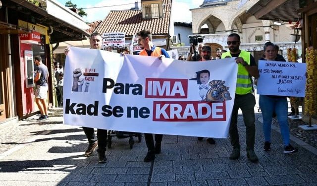 PRIPREMAJU KOLEKTIVNU TUŽBU Mladi iz Sarajeva bore se za veće subvencije za rješavanje stambenog pitanja