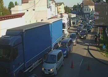 PROMETNE GUŽVE Duga čekanja na izlazima iz BiH, na određenim dijelovima u tijeku radovi i sanacije