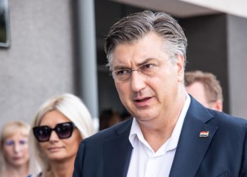 Plenković nakon sjednice stranke najavio veliku stvar: Odlazi stati uz zatvorenog Hrvata