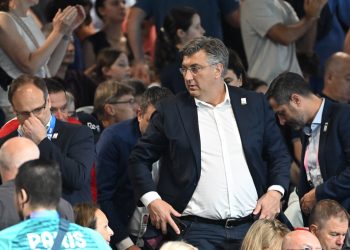 Plenkovića policija vodi na otoke, ostali se snalaze: ‘Mi idemo trajektima kojima padaju rampe’