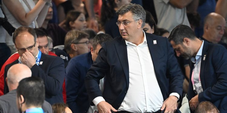 Plenkovića policija vodi na otoke, ostali se snalaze: ‘Mi idemo trajektima kojima padaju rampe’