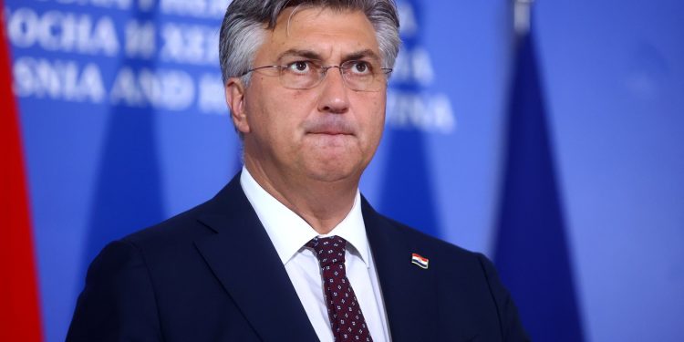 Plenkoviću nije drago da se ovo i dalje spominje: ‘Smiješno, a što je s Milanovićem?’