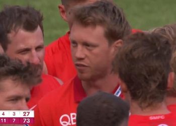 Pogledajte VRLO neobičan čin kapetana Swansa dok je uzalud pokušavao pojačati svoju stranu – nakon što su ostavili svoje obožavatelje zaprepaštene u velikom finalnom šoku u MCG-u