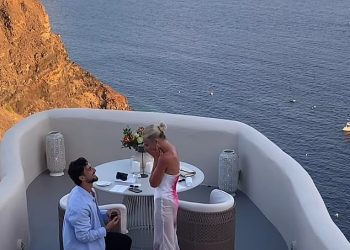 Pogledajte trenutak u kojem je nogometna zvijezda Josh Daicos zaprosio svoju partnericu na jednoj od najromantičnijih zamislivih lokacija