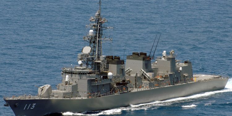 Pokazivanje zubi: Japanski razarač prvi puta prošao kroz tjesnac blizu Kine