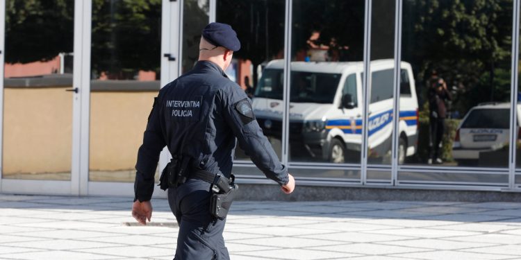 Policajci će na uniformama imati kamere: Zabilježit će sve što im se dogodi tijekom obavljanja dužnosti