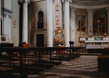 Policija kod Benkovca upala u crkvu i pred župljanima odvela svećenika: Cure neugodni detalji