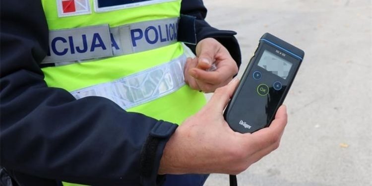 Policija sinoć u Sinju zaustavila 15 pijanih vozača, najpijaniji napuhao 2.56 promila