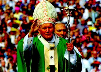 Poljubio je hrvatsku zemlju i tražio milijun Hrvata: ‘Ostanite vjerni Kristu’