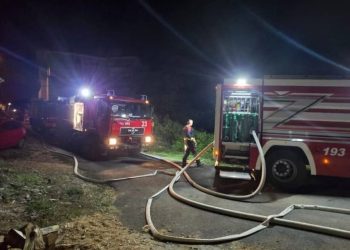 Ponovno požar u Žrnovnici – na teren noćas izašla 43 vatrogasca!