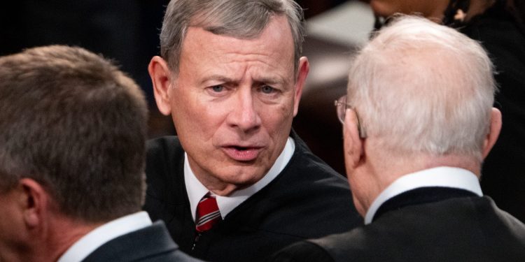 Pravni stručnjaci upozoravaju da su najnovija curenja informacija s Vrhovnog suda ‘iznimno destruktivna’