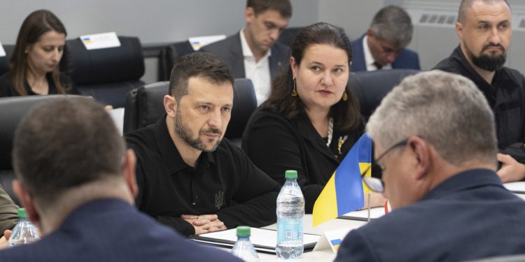 Predsjednik Predstavničkog doma SAD-a zahtijeva od Zelenskog da otpusti ukrajinskog veleposlanika — RT World News