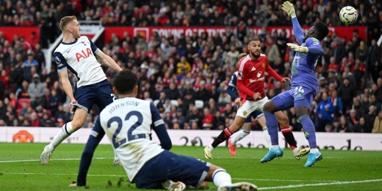 Premier, Manchester United-Tottenham 0-3, Ipswich-Aston Villa 2-2