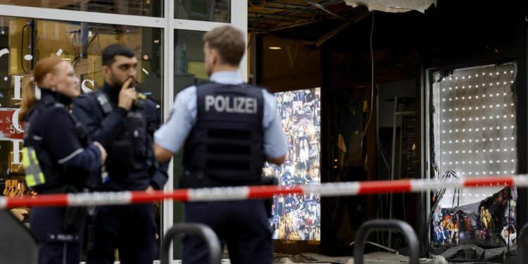 Prijavljena eksplozija u centru Kölna — RT World News