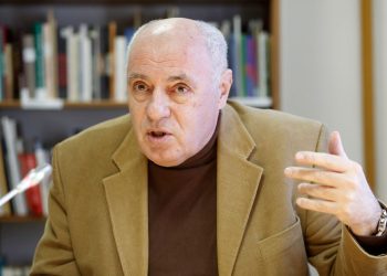 Puhovski otkrio: ‘Naši ugledni privrednik i književnica su otišli umrijeti u Švicarsku’