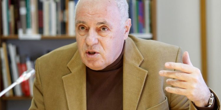 Puhovski otkrio: ‘Naši ugledni privrednik i književnica su otišli umrijeti u Švicarsku’