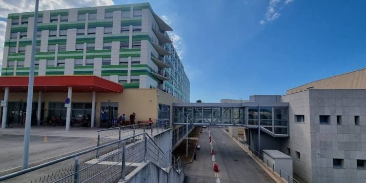 Pulska bolnica muku muči s kadrom