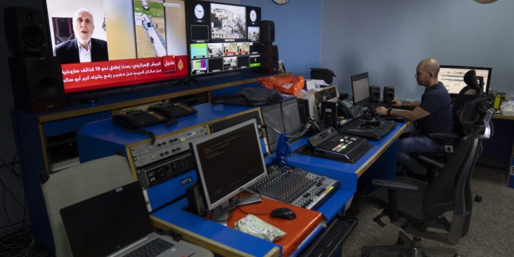 Racija na Al Jazeeru: Izraelska vojska nasilno upada u ured u Ramallahu