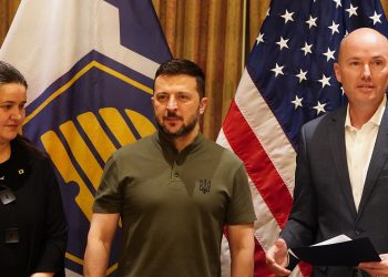 Republikanci u oružanim snagama i Bijela kuća odbacuju tvrdnje da je posjet Zelenskog PA bio ‘politički’