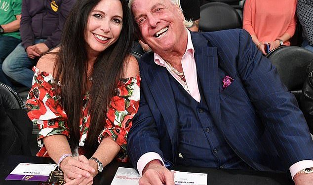 Ric Flair i supruga Wendy rastali su se nakon šest godina braka dok je WWE legenda otkrila razlog razvoda