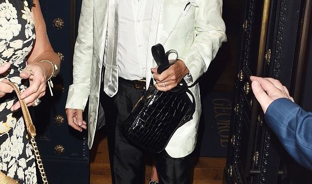 Rod Stewart (79) uživa u kasnom noćnom spoju sa svojom suprugom Penny Lancaster (53), nakon što je bio prisiljen demantirati glasine o bračnom ‘razdoru’