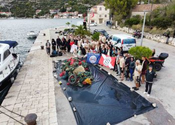 Rostrum u eko akciji “Drvenik Veli 2024”