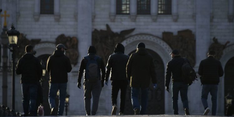 Rusija stvara bazu podataka ilegalnih migranata – ministarstvo — RT Rusija i bivši Sovjetski Savez