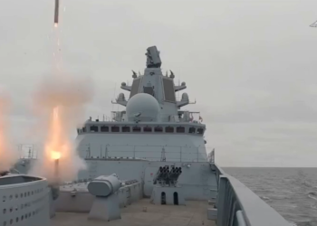 Ruska mornarica prikazuje napredne fregate (VIDEO) — RT Rusija i bivši Sovjetski Savez