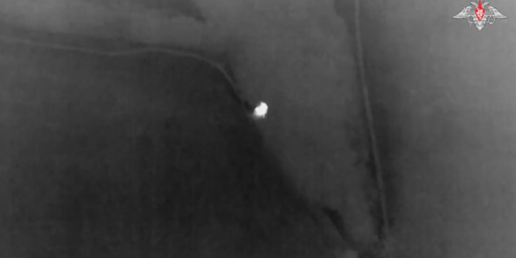 Ruski dron uništio haubicu američke proizvodnje u Ukrajini – MORH (VIDEO) — RT Rusija i bivši Sovjetski Savez