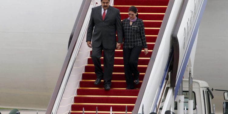 SAD izveo akciju zapljene Madurovog aviona na tlu druge države: Nema bijega našim sancijama