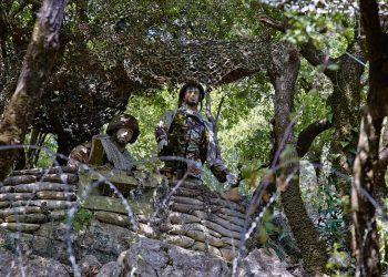 SAD nastoji izbjeći drugi front dok Hezbollah i Izrael razmjenjuju vatru