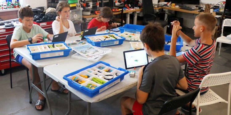 STEM ljeto u ZTK završilo radionicama WeDo robotike