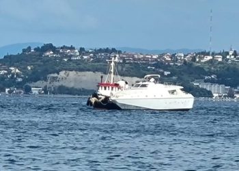 Šibenska tvrtka o tegljenju starog broda iz Slovenije: “Ne ide u rezalište, naprotiv, radi se o rijetkom plovilu